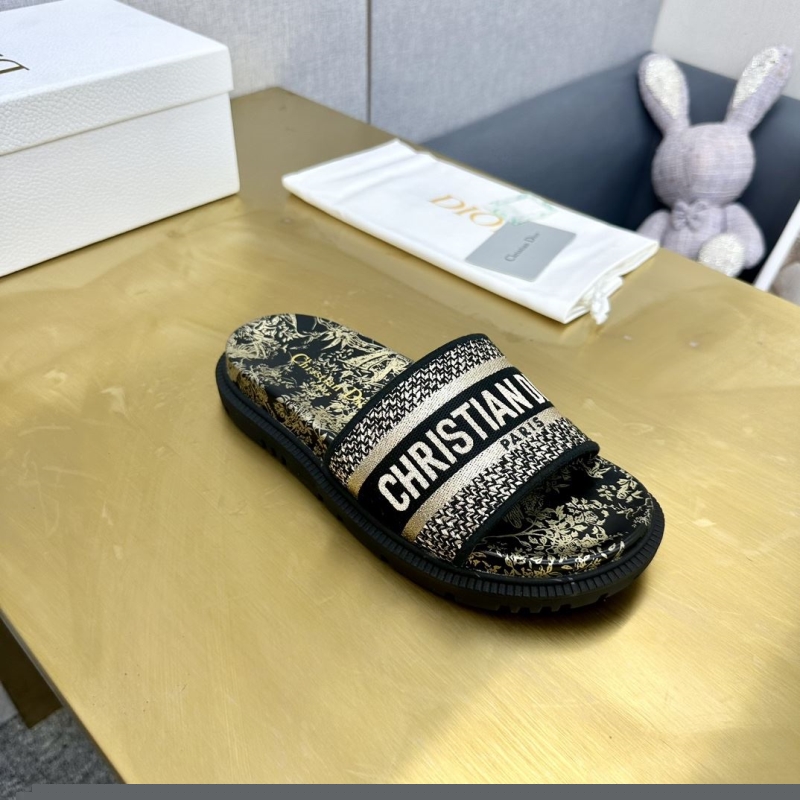 ch**an D*or slippers